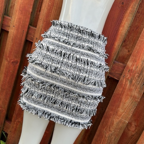 ASOS Black and White Textured Mini Skirt Size 6 - Picture 9 of 10